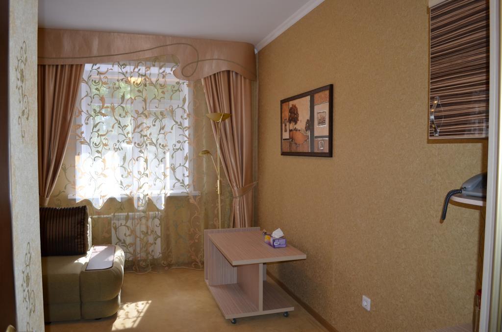 Mereke Hotel Öskemen Ruang foto