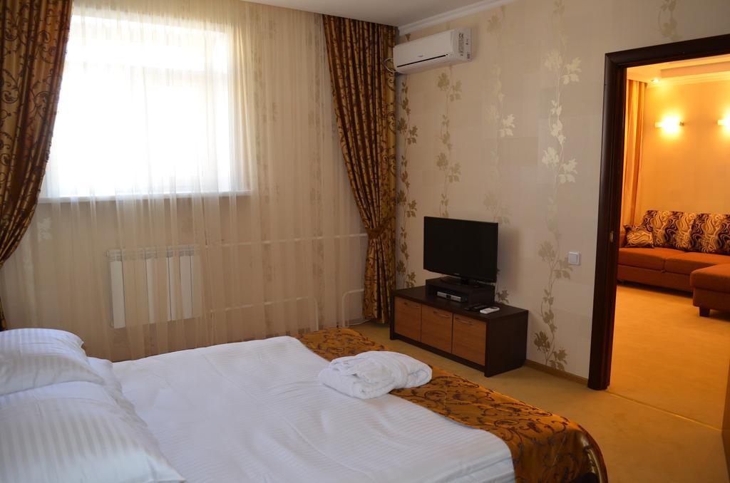 Mereke Hotel Öskemen Ruang foto