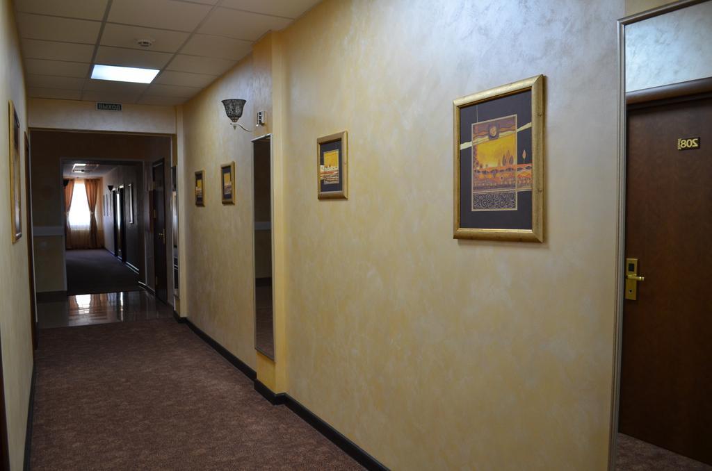Mereke Hotel Öskemen Bagian luar foto