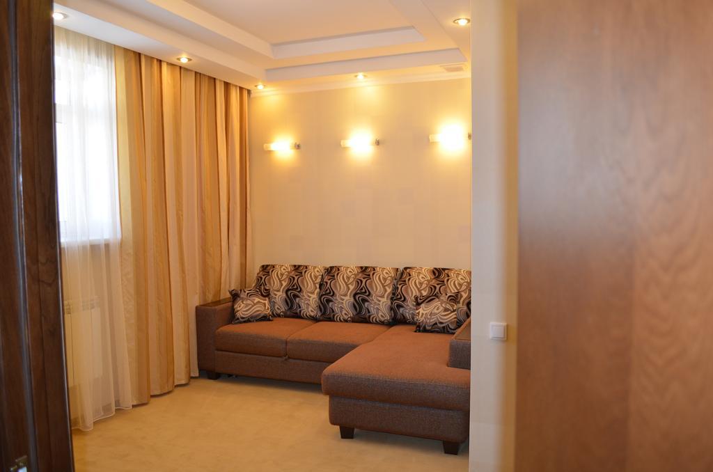 Mereke Hotel Öskemen Ruang foto