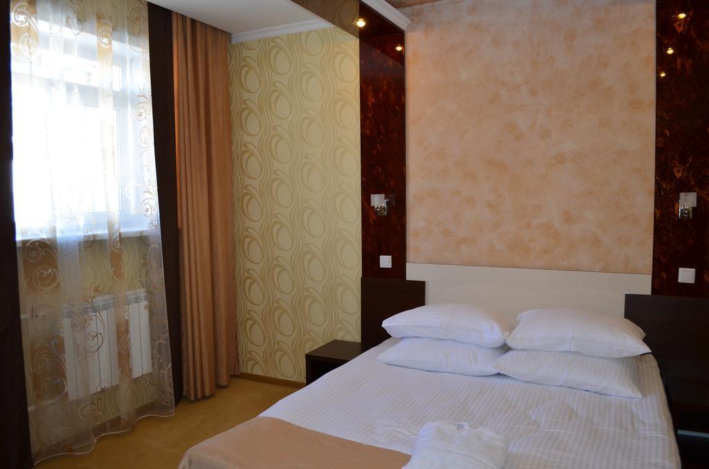 Mereke Hotel Öskemen Ruang foto
