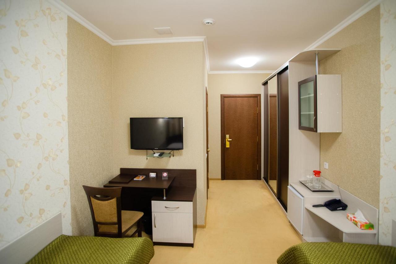Mereke Hotel Öskemen Bagian luar foto