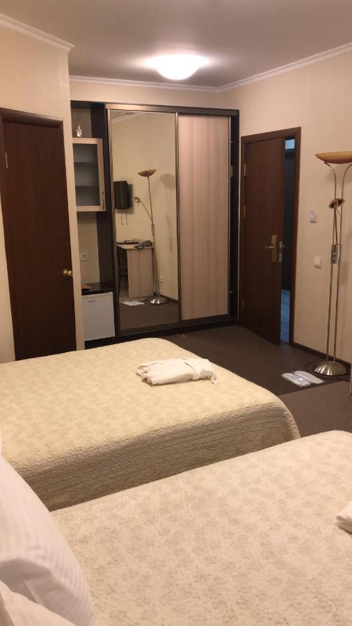 Mereke Hotel Öskemen Bagian luar foto