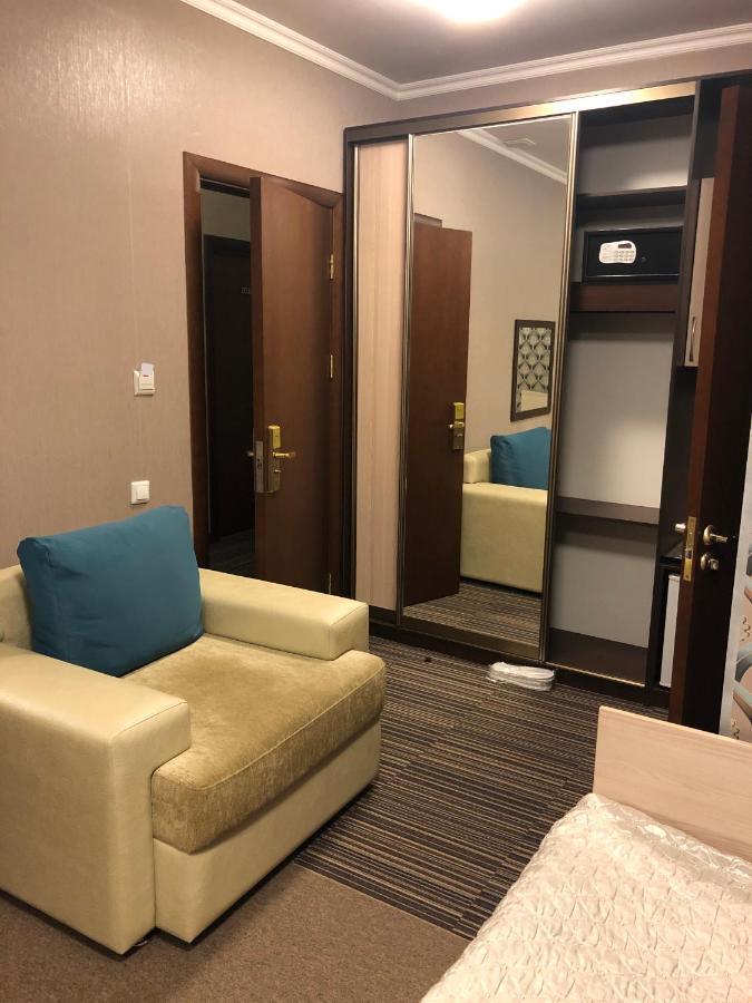 Mereke Hotel Öskemen Bagian luar foto