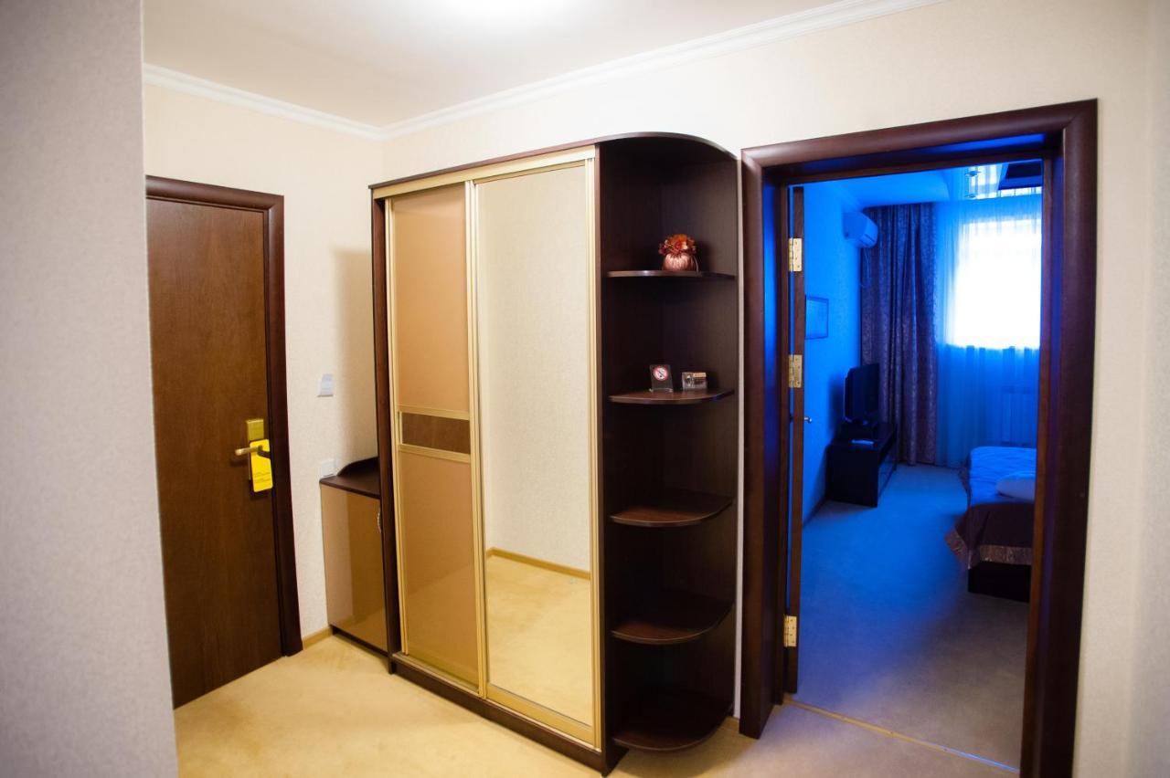 Mereke Hotel Öskemen Bagian luar foto